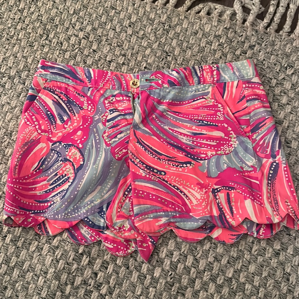 Lily Pulitzer buttercup short size 4